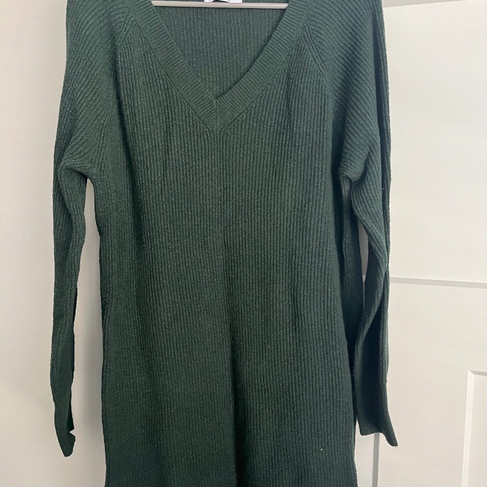 Old Navy sweater dress, size medium NWOT